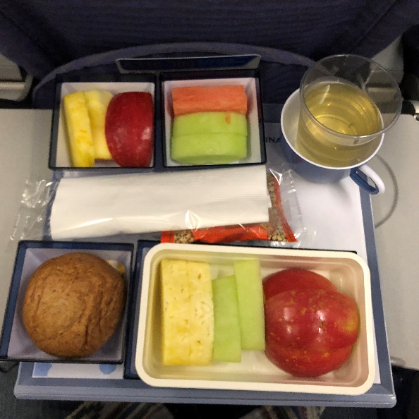 機内食フルーツミールやベジタブルミール